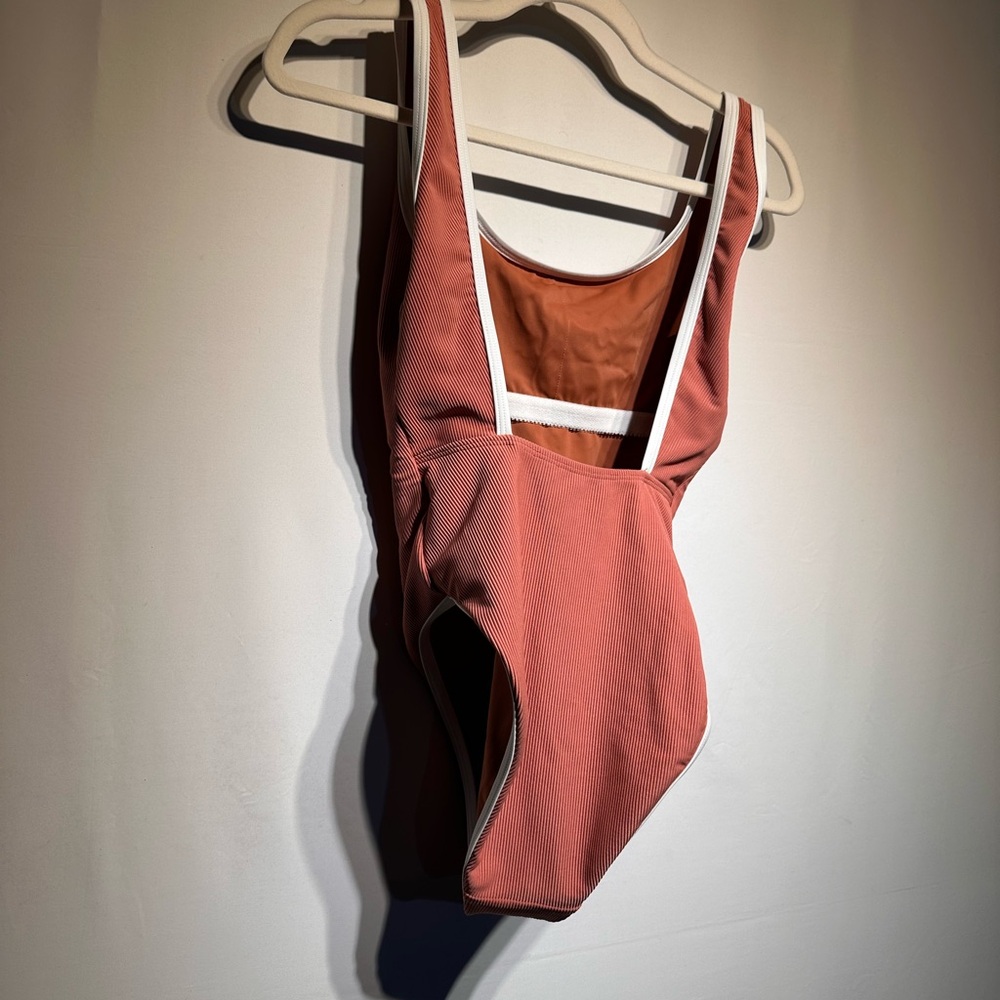LainSnow Coral Swimsuit with White Accents - Picture 3 of 8